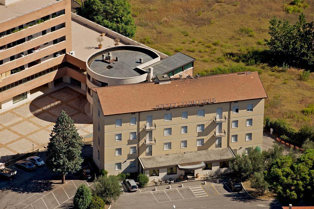 Hotel Tirrenus ペルージャ エクステリア 写真